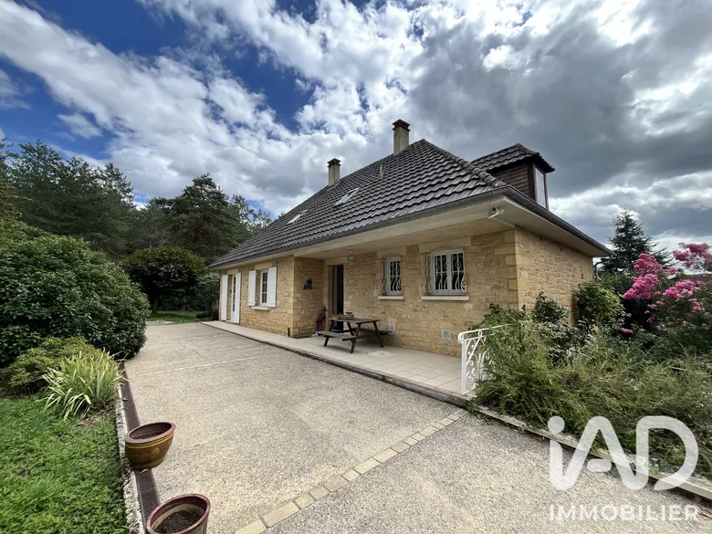 Maison 7 pièces 148 m² · à Saint-Martial-de-Nabirat · 148 m² · 272 000 €