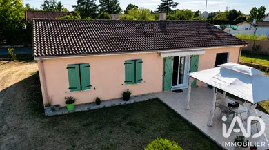 Maison traditionnelle à Les Églisottes-et-Chalaures (33230)
