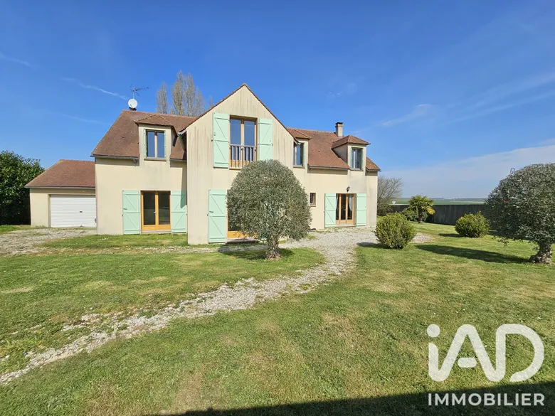 Maison 7 pièces 285 m² · à Thoiry · 285 m² · 620 000 €
