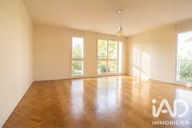 Apartment in Issy-les-Moulineaux (92130)