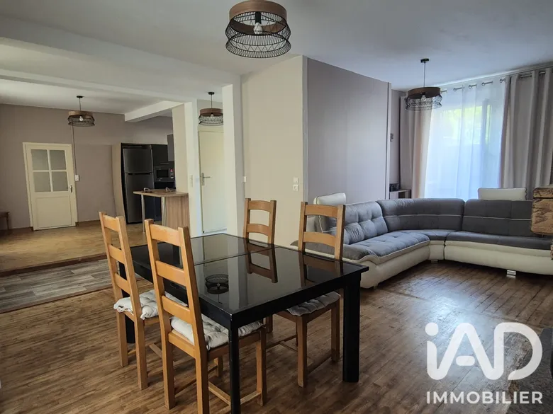 Maison 5 pièces 126 m² · à Chef-Boutonne · 126 m² · 125 000 €