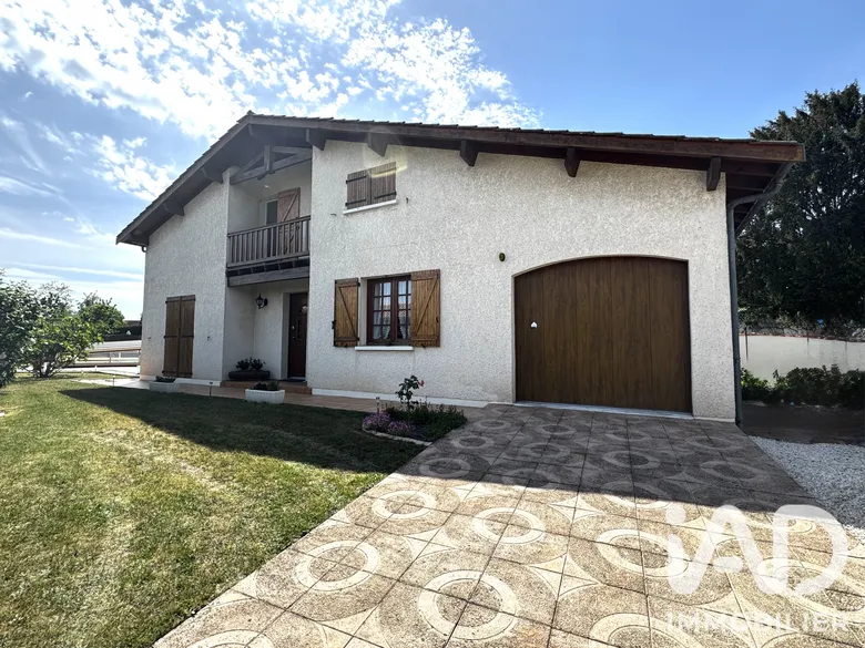 Maison 5 pièces 115 m² · à Blanquefort · 115 m² · 477 000 €