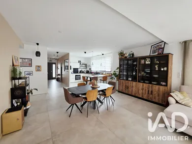 Architectural house in Pompignac (33370)