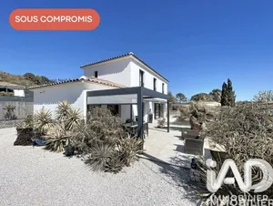 Maison traditionnelle à Bagnols-en-Forêt (83600)