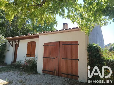 Maison traditionnelle à Cravans (17260)