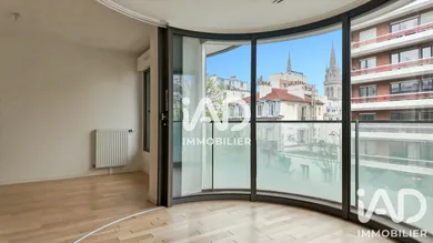 Apartment in Paris (75011)