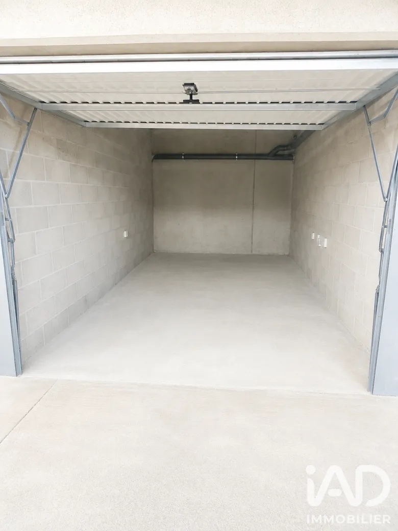 Parking 24 m² · à Champigny-sur-Marne · 24 m² · 30 000 €