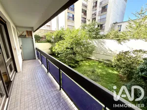 Apartment in Paris (75020)