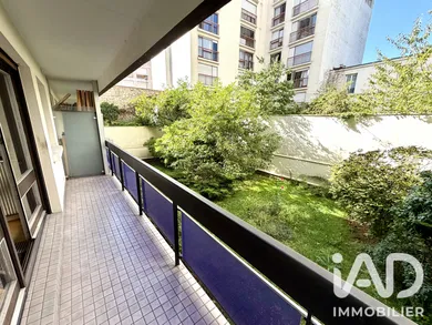 Apartment in Paris (75020)