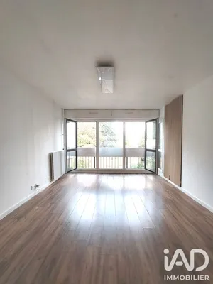 Apartment in Les Ulis (91940)