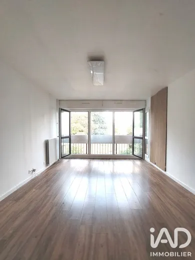 Apartment in Les Ulis (91940)