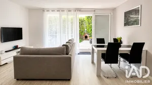 Apartment in La Ville-du-Bois (91620)