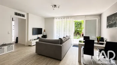 Apartment in La Ville-du-Bois (91620)