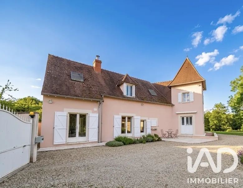 Maison 6 pièces 232 m² · à Parnac · 232 m² · 209 800 €