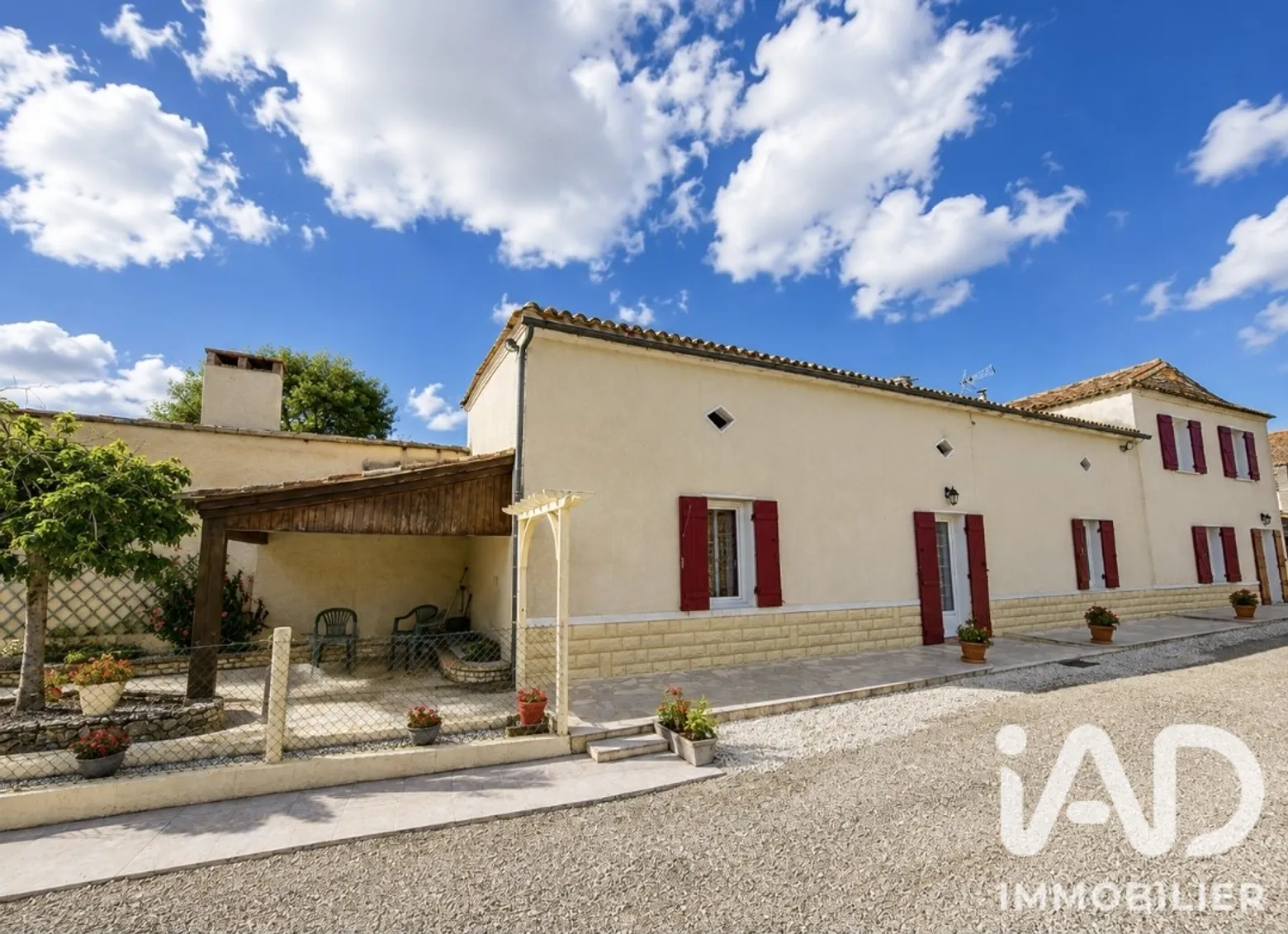 Vente maison à Thénac (24240) : maison 7 pièces 115 m² - 2100088 — 2