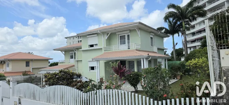 Maison 4 pièces 90 m² · à Le Lamentin · 90 m² · 335 000 €