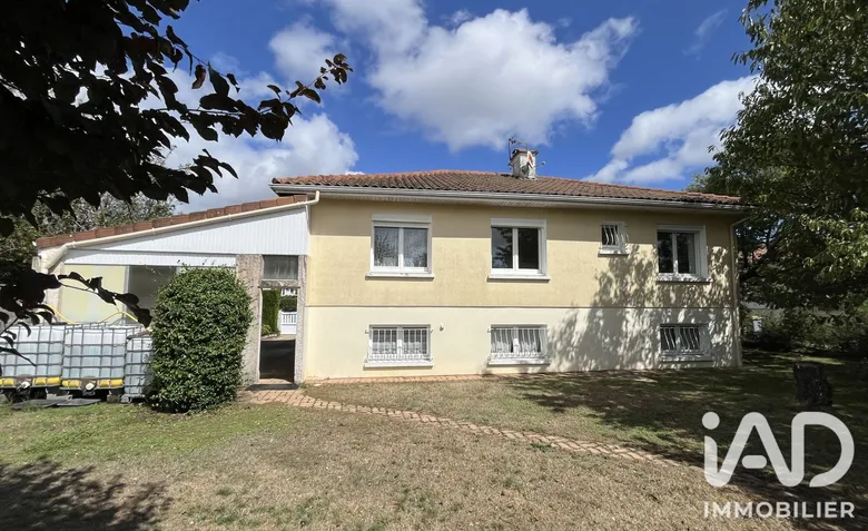 Maison 7 pièces 138 m² · à Fontaine-le-Comte · 138 m² · 223 000 €