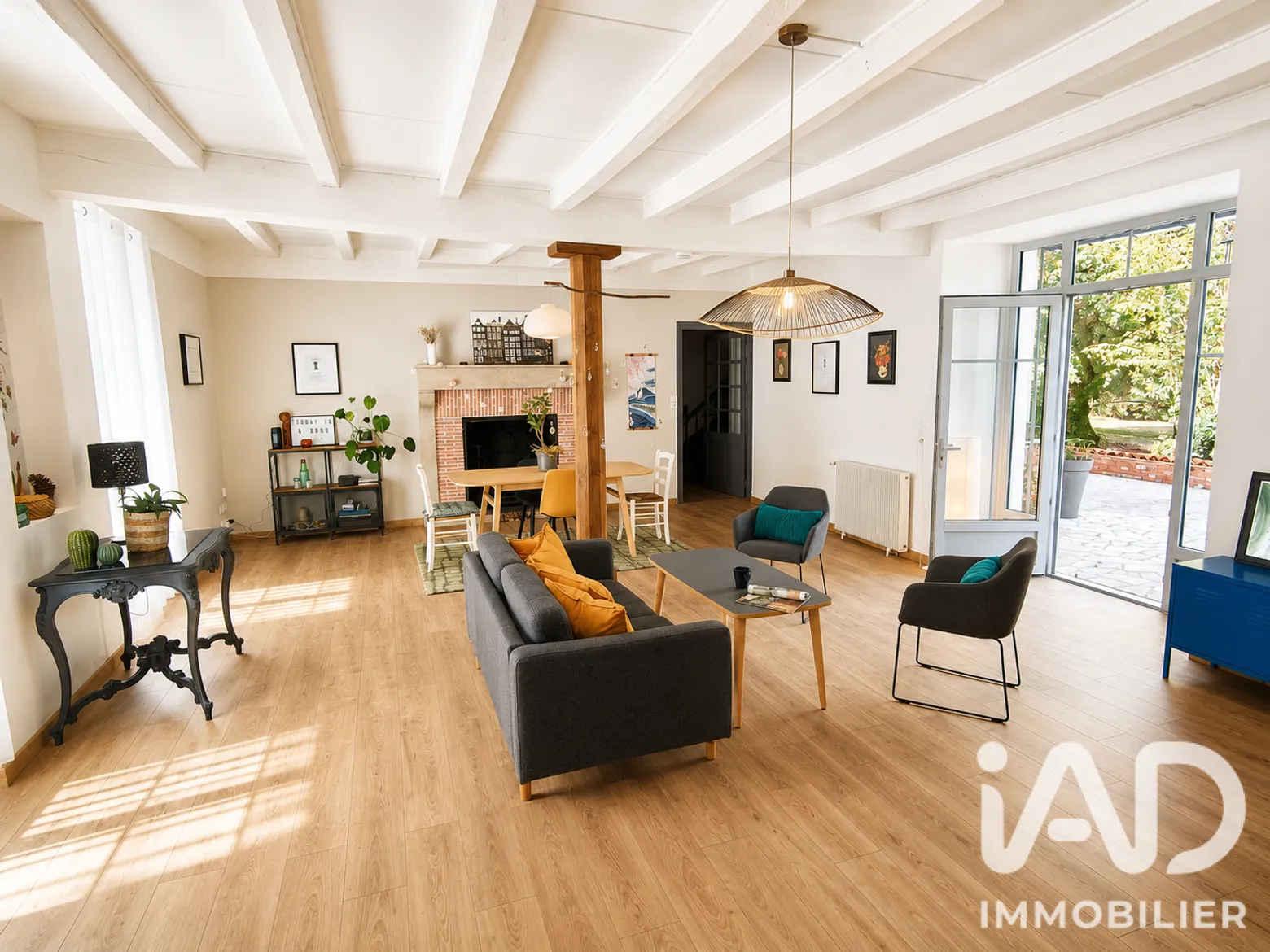 Vente maison à Saint-Claud (16450) : demeure 8 pièces 353 m² - 2100111 — 2