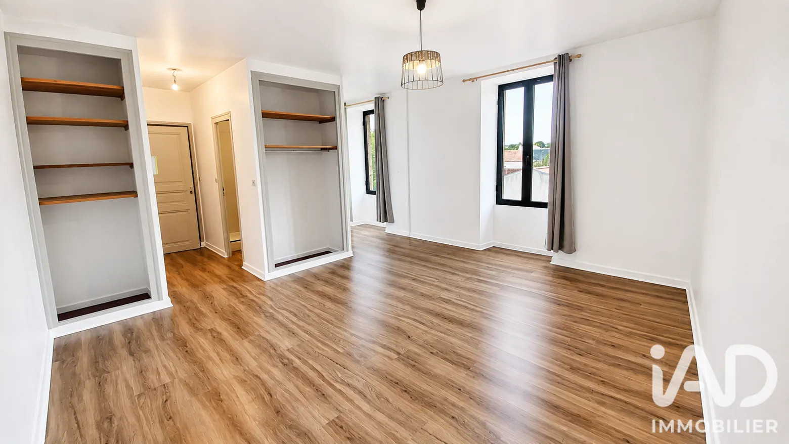 Vente immeuble 604 m² à Saint-Jean-d'Angély (17400) - 2100361 — 2