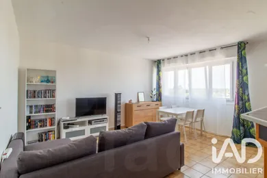 Apartment in Saint-Jean-le-Blanc (45650)
