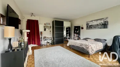 Apartment in Paris (75012)