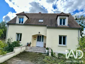 Detached house in Vézaponin  (02290)