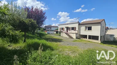 Maison à Saint-Julien-de-Coppel (63160)