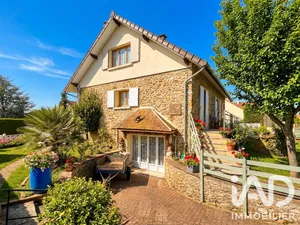Apartment in Mennecy (91540)