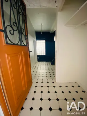 Apartment in Montreuil (93100)