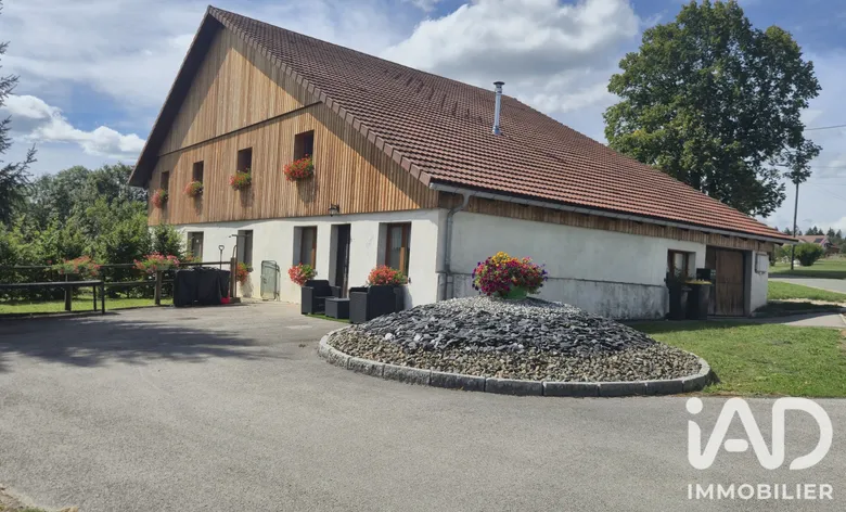 Maison 8 pièces 250 m² · à Les Combes · 250 m² · 739 000 €