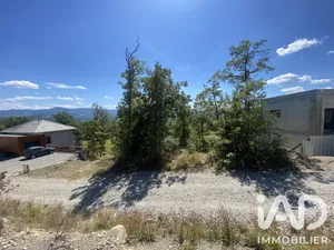Building plot in Pelleautier (05000)