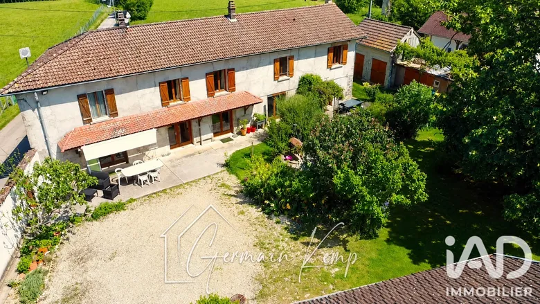 Maison 7 pièces 207 m² · à Saint-André-le-Gaz · 207 m² · 379 000 €