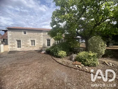 Maison à Saint-Léger-de-Montbrun (79100)