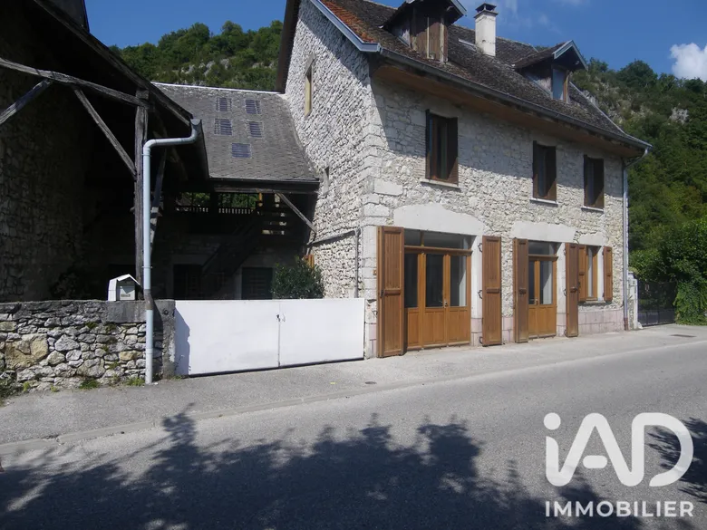Appartement 8 pièces 197 m² · à Brégnier-Cordon · 197 m² · 202 650 €