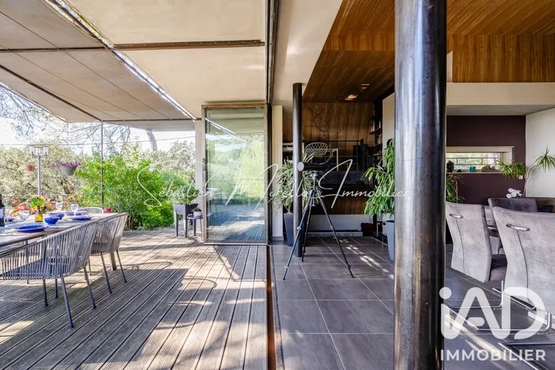 Maison 7 pièces 225 m² · à Nîmes · 225 m² · 1 050 000 €