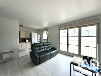 Apartment in Brie-Comte-Robert (77170)