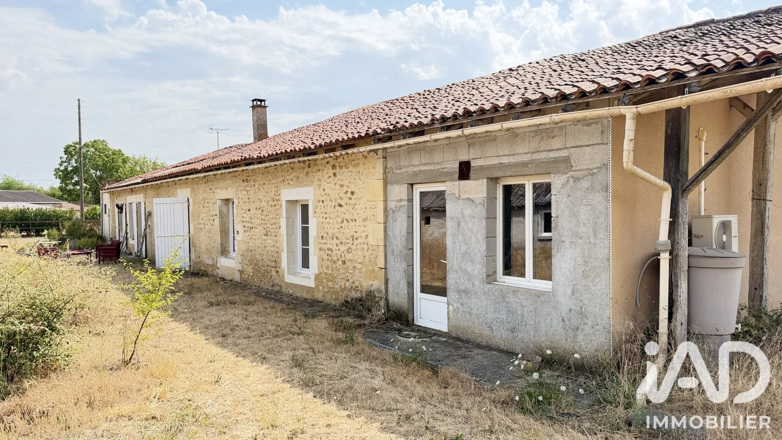 Vente maison à Champagné-Saint-Hilaire (86160) : maison de campagne 6 pièces 140 m² - 2109785 — 2