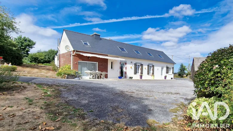 Maison 5 pièces 142 m² · à Saint-Hernin · 141,6 m² · 240 000 €