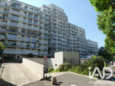Parking à L'Île-Saint-Denis (93450)