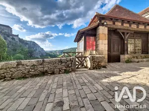 Village house in Saint-Cirq-Lapopie (46330)