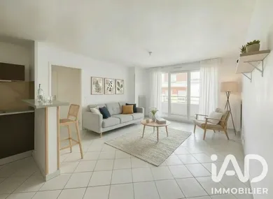 Appartement à Combs-la-Ville (77380)