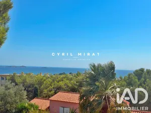 Apartment in Bandol (83150)