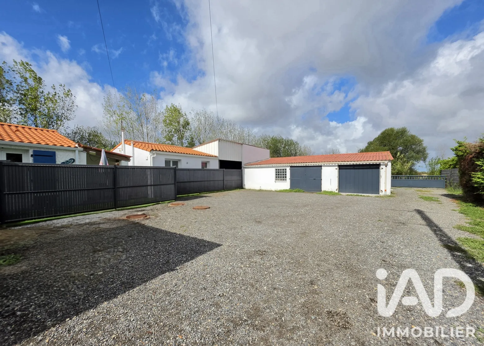 Vente maison à Le Perrier (85300) : maison 4 pièces 173 m² - 2100119 — 2
