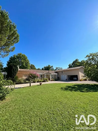 Domaine à Léognan (33850)