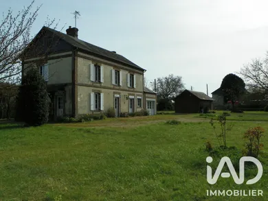 Maison de village à Beaumont-le-Roger (27170)