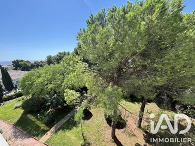 Apartment in Bandol (83150)