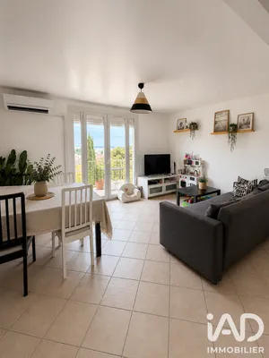 Apartment in Vitrolles (13127)