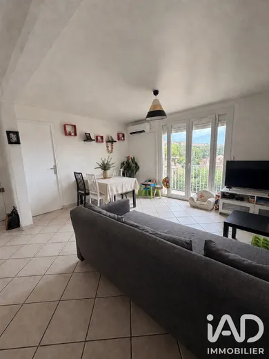 Apartment in Vitrolles (13127)