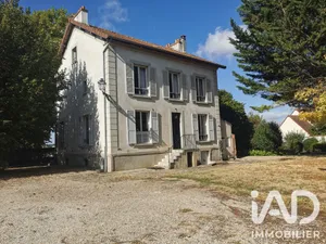 Mansion in Brie-Comte-Robert (77170)