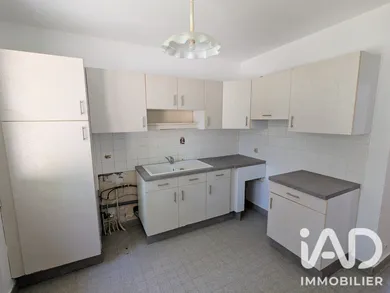 Apartment in Saint-Étienne (42100)